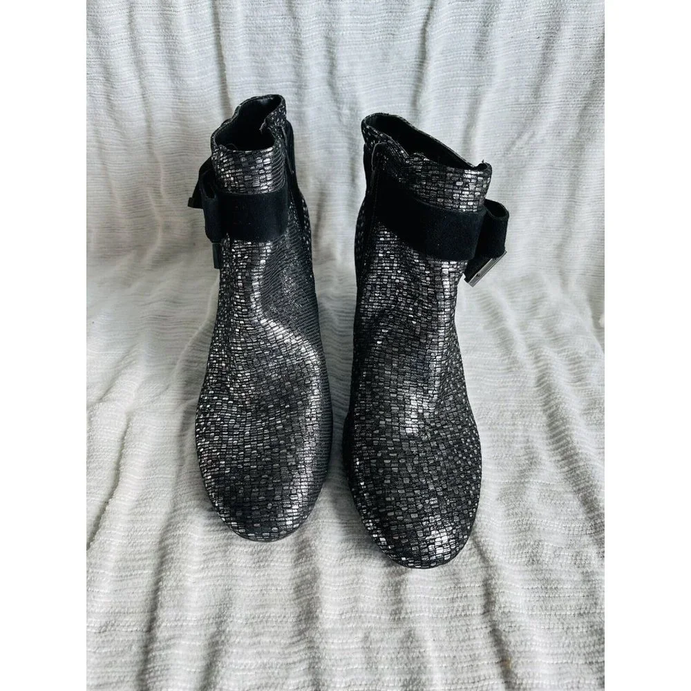 NWOB Alex Marie Mayleen Metallic Leather Ankle Bow Block Heel Booties - 6M - Picture 5 of 9
